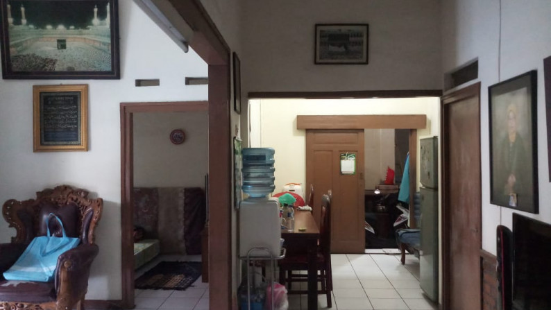 Rumah tengah kota dekat Asia Afrika