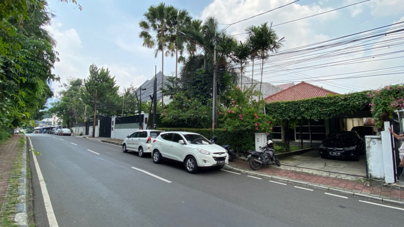 Jl. Mangunsarkoro Menteng - Rumah Strategis & Prestige