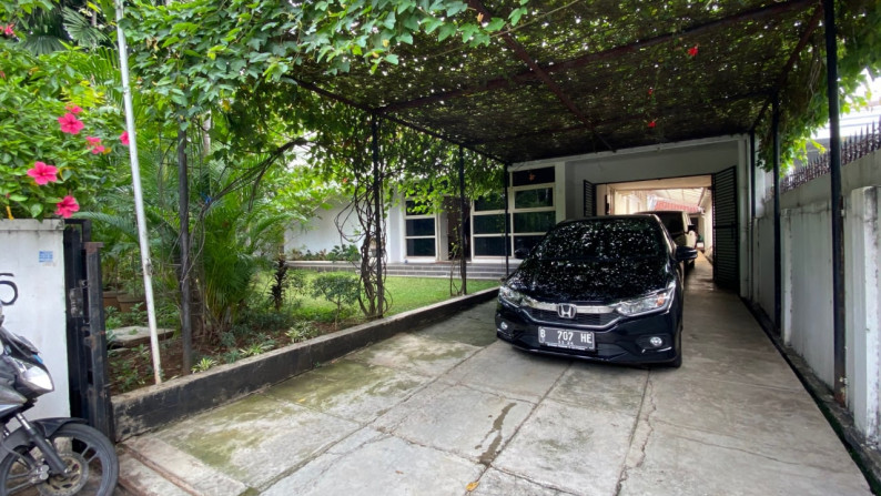 Jl. Mangunsarkoro Menteng - Rumah Strategis & Prestige