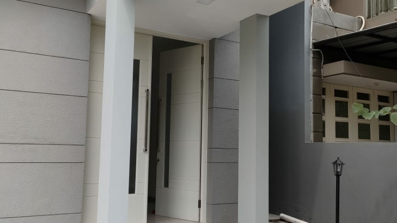 Dijual Rumah Baru Graha Famili Surabaya NEW 4+1 K.Tidur Modern Siap Huni - Bisa KPR bank