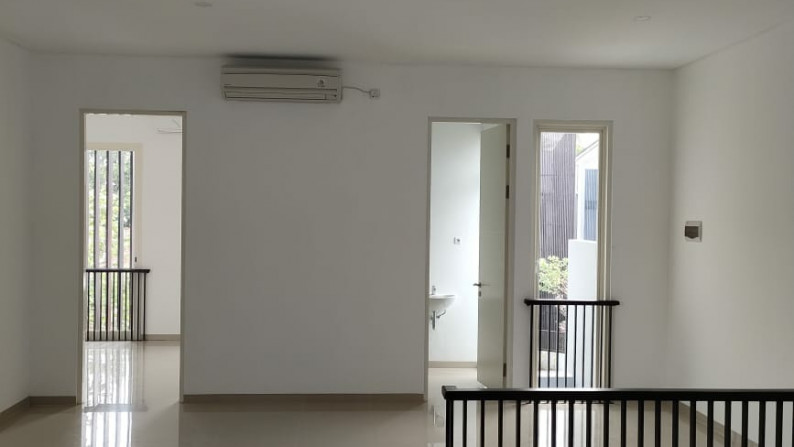 Dijual Rumah Baru Graha Famili Surabaya NEW 4+1 K.Tidur Modern Siap Huni - Bisa KPR bank