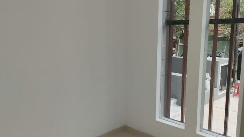 Dijual Rumah Baru Graha Famili Surabaya NEW 4+1 K.Tidur Modern Siap Huni - Bisa KPR bank