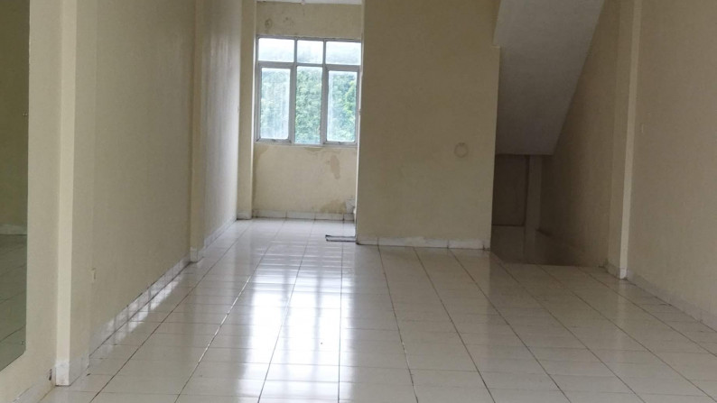 Ruko 3 lantai siap huni lokasi Jalan Raya Bogor