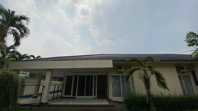 Jl. Simprug Golf VIII - Rumah Nyaman & Luas Jarang Ada