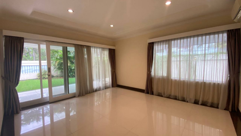 Jl. Simprug Golf VIII - Rumah Nyaman & Luas Jarang Ada