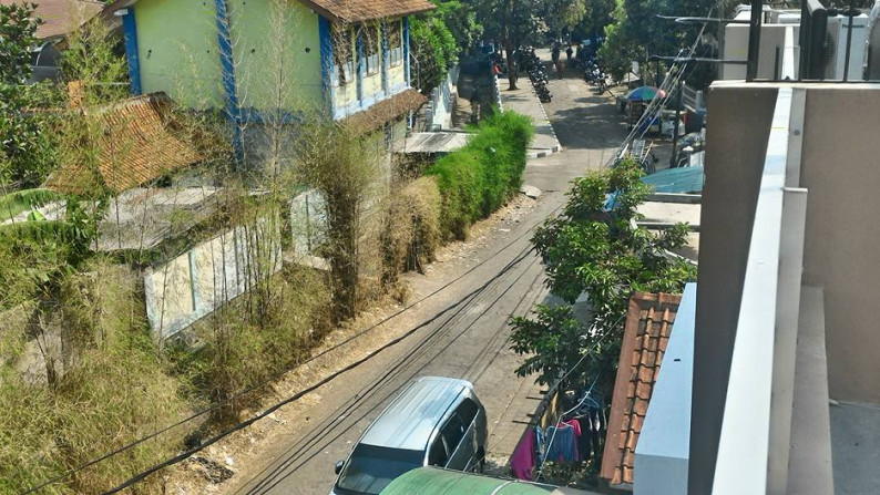 Rukan 2,5 lantai di Sumber Makmur di dalam kompleks sumber sari