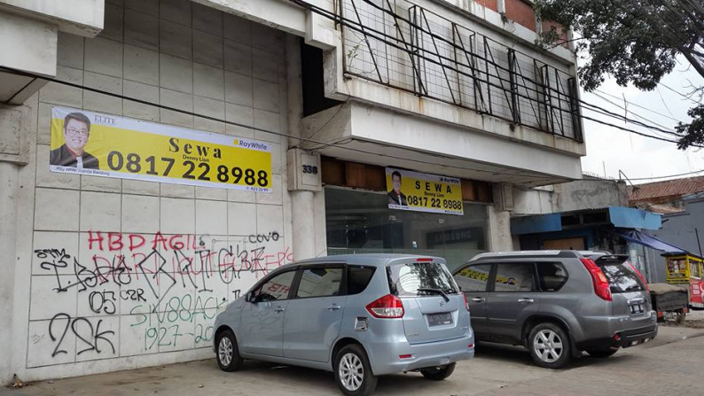 GEDUNG 3 TINGKAT DI KOPO PUSAT KOTA, PARKIR BANYAK. DEKAT TOL SEKALI. SEWA MURAH