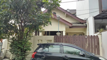 Rumah Siap huni yang Mungil tapi nyaman dan Aman di cluster Bintaro 9.