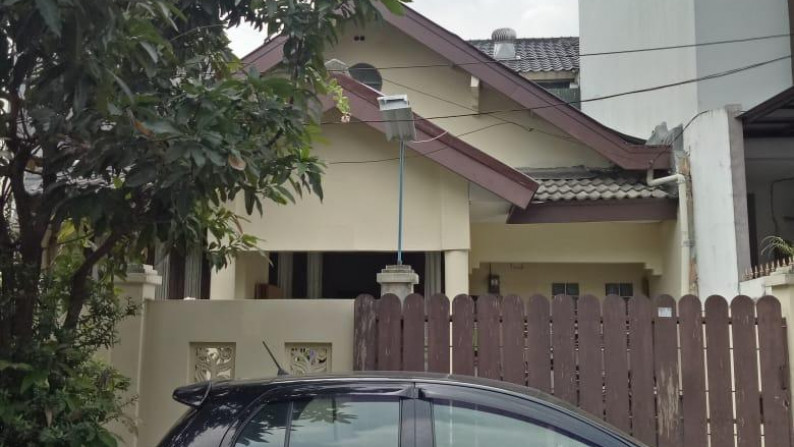 Rumah Siap huni yang Mungil tapi nyaman dan Aman di cluster Bintaro 9.