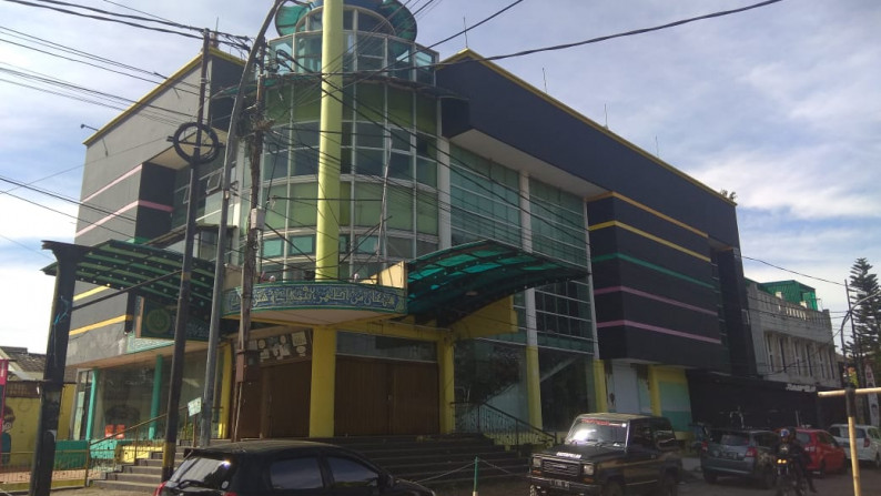 Dijual Gedung Mainroad BKR