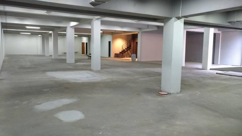 Ruang Usaha Komersial di Setiabudi Mainroad, bangunan baru ada Lift & Basement, Strategis!!