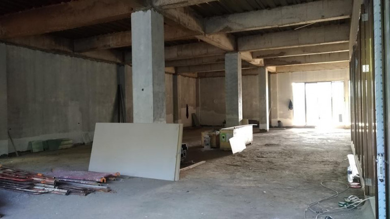 Ruang Usaha Komersial di Setiabudi Mainroad, bangunan baru ada Lift & Basement, Strategis!!