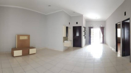 Dijual Rumah Siap Huni di Taman Holis Indah 2 Lingkungan Nyaman Kota Bandung