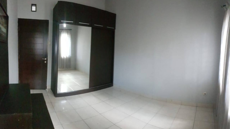 Dijual Rumah Siap Huni di Taman Holis Indah 2 Lingkungan Nyaman Kota Bandung