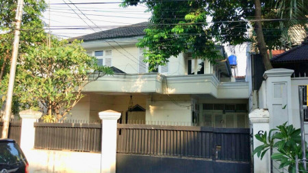 Rumah Besar,siap huni di Menteng Jakarta Pusat