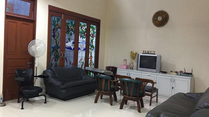 Rumah cantik, asri siap huni di Jakarta Selatan.