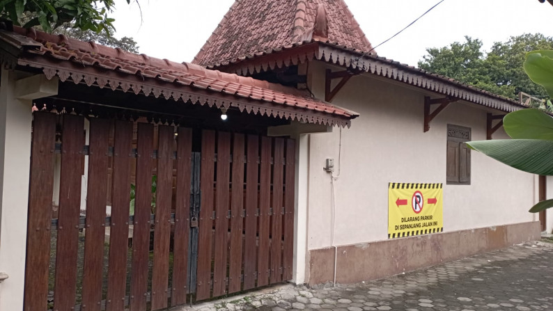 Rumah Joglo Di Jl Tirtodipuran Dekat Jl parangtritis