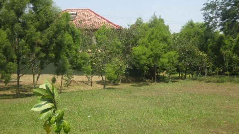 Tanah kavling di Kota Wisata, Cibubur, cluster Madrid , hadap taman.