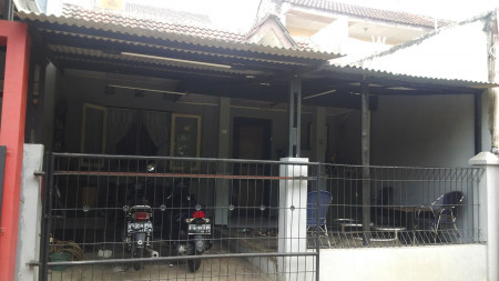 Rumah Graha Bunga di Graha Raya