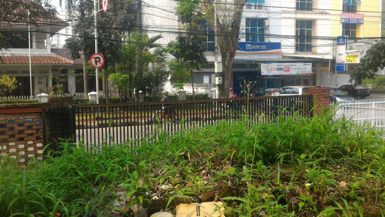 Ruang Usaha 2 lantai Hoek di jalan Dipatiukur mainroad dan Kyai Luhur, Sayap Dago