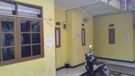 Dijual Rumah Kost dan usaha, di Jalan Raya Padalarang Ciburuy