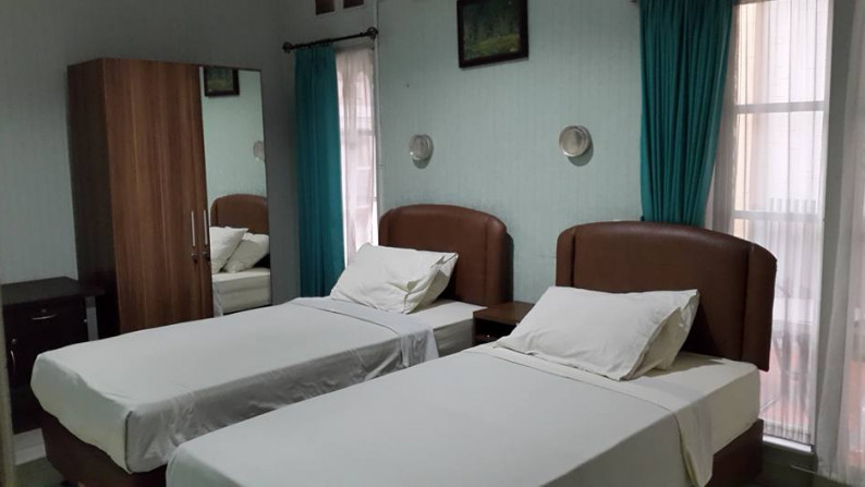 FULL FURNISHED Rumah 2 LANTAI terawat Furnished di Parahyangan RUMAH Villa