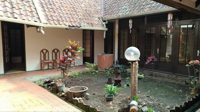 Jarang ada!! Dijual Rumah Belanda kokoh di Jl. Otten Mainroad