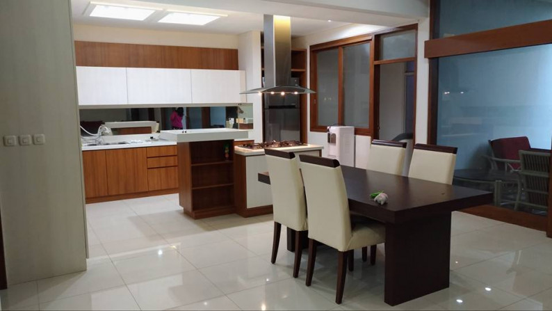 FULL FURNISHED Rumah Mewah Expatriat di Komp. Budisari, Setiabudhi - Bandung Utara.