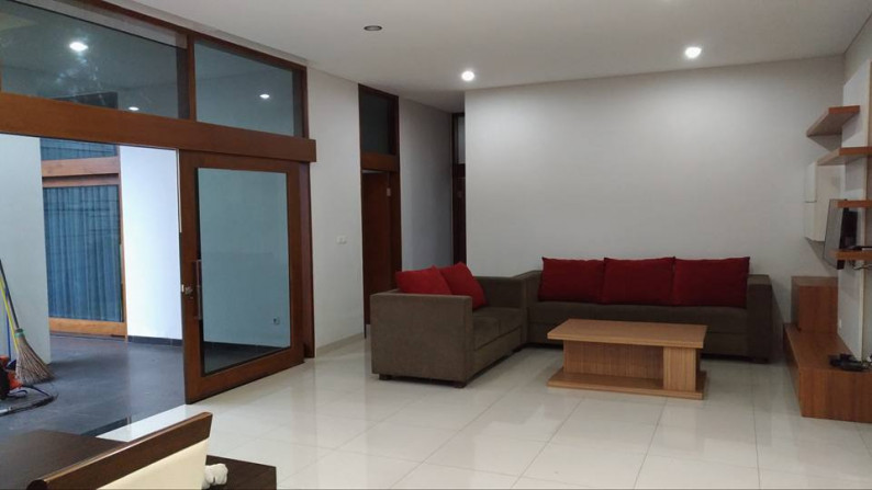 FULL FURNISHED Rumah Mewah Expatriat di Komp. Budisari, Setiabudhi - Bandung Utara.