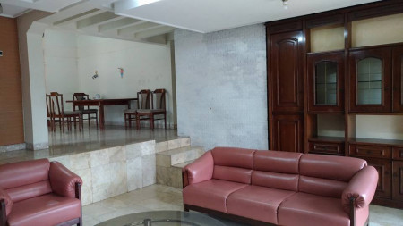 RUMAH SEMI FURNISHED DI BUDISARI SAYAP SETIABUDHI, STRATEGIS KE MANA2 SEWA