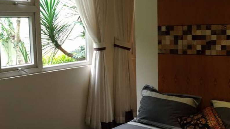 EXCLUSIVE ! RUMAH 4 LANTAI MINIMALIS MODERN FURNISHED DI LIGAR NYAWANG, SAYAP PAHLAWAN - CIGADUNG