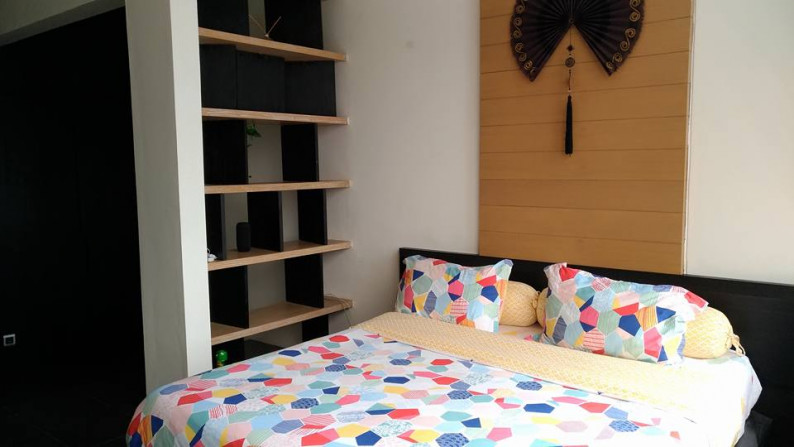 EXCLUSIVE ! RUMAH 4 LANTAI MINIMALIS MODERN FURNISHED DI LIGAR NYAWANG, SAYAP PAHLAWAN - CIGADUNG