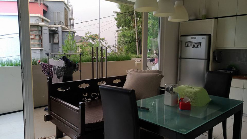 EXCLUSIVE ! RUMAH 4 LANTAI MINIMALIS MODERN FURNISHED DI LIGAR NYAWANG, SAYAP PAHLAWAN - CIGADUNG