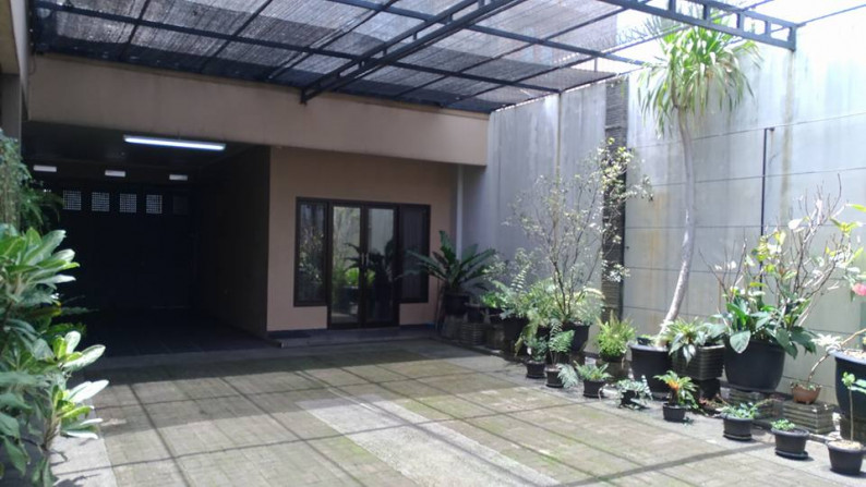 RUMAH/ GUEST HOUSE 2 LANTAI, DI SAYAP BUAH BATU/ PELAJAR PEJUANG- JUAL