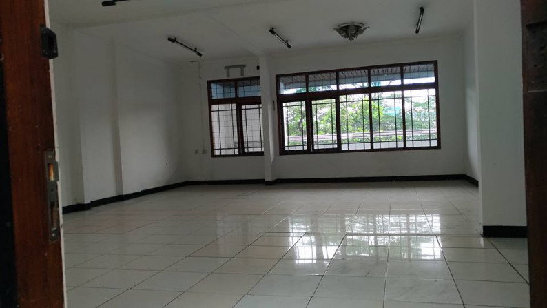 RUKAN/ GEDUNG DI SOEKARNO HATTA, SEBRANG METRO MALL, STRATEGIS BUAT SEGALA USAHA