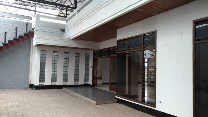 RUKAN/ GEDUNG DI SOEKARNO HATTA, SEBRANG METRO MALL, STRATEGIS BUAT SEGALA USAHA