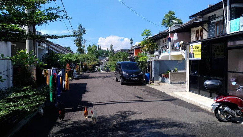 RUMAH TERAWAT 1,5 LANTAI DI VILLA SUTERA INDAH, JATIHANDAP-PADASUKA, SAYAP SUCI DIJUAL