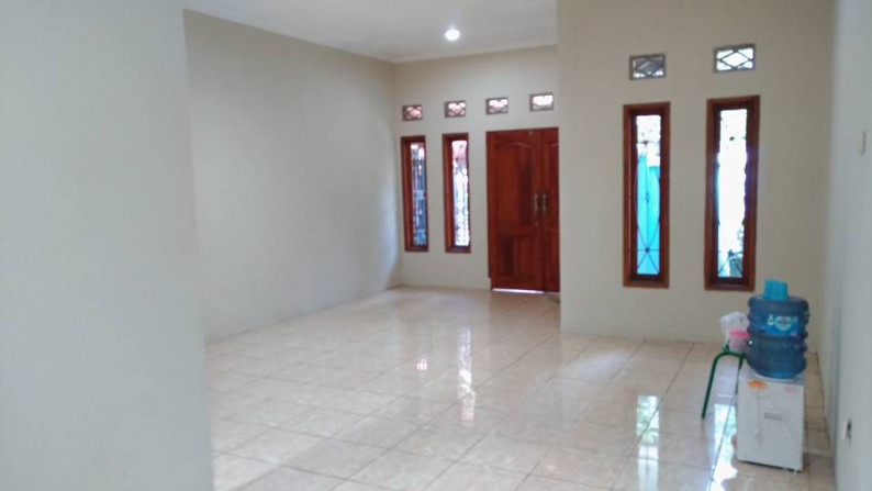 RUMAH 1,5 lantai terawat baru renovasi di Bukit Mekar Indah- Cileunyi. Akses tol