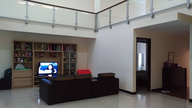 FURNISHED RUMAH 2 LANTAI LUX DI PONDOK HIJAU, SEJUK DAN NYAMAN BANDUNG UTARA