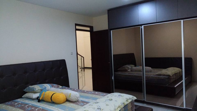 FURNISHED RUMAH 2 LANTAI LUX DI PONDOK HIJAU, SEJUK DAN NYAMAN BANDUNG UTARA