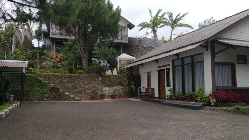 guest house penginapan pemondokan hostel inn villa lembang cikole tangkuban perahu gunung putri jual