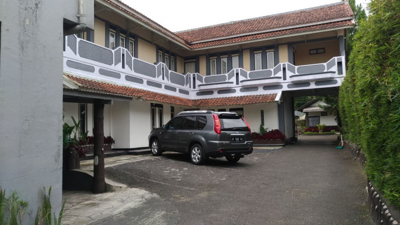 guest house penginapan pemondokan hostel inn villa lembang cikole tangkuban perahu gunung putri jual