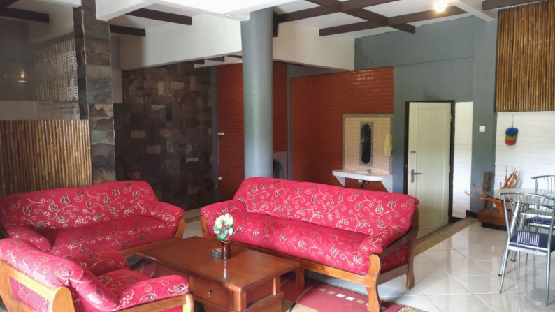 guest house penginapan pemondokan hostel inn villa lembang cikole tangkuban perahu gunung putri jual