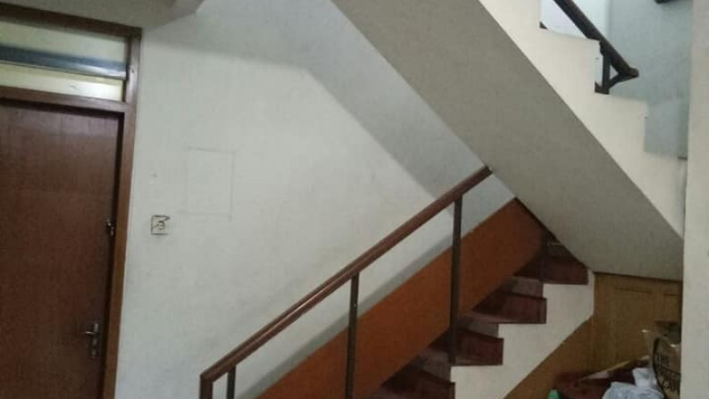 RUMAH STRATEGIS DI SAYAP CIPAGANTI COCOK U/ BISNIS, KANTOR, KOSTAN DLL DIJUAL!!