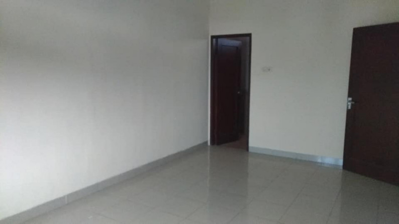 Sewa Murah! Rumah 2 lantai Semifurnished di Perumahan Duta Prima, Belakang Setraduta!!