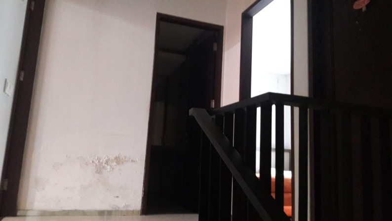 Rumah Cantik,siap huni di Srengseng