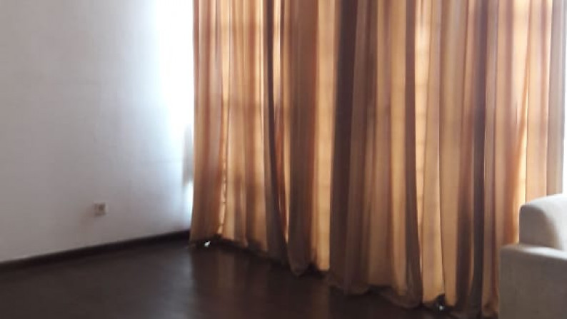 Rumah Cantik,siap huni di Srengseng