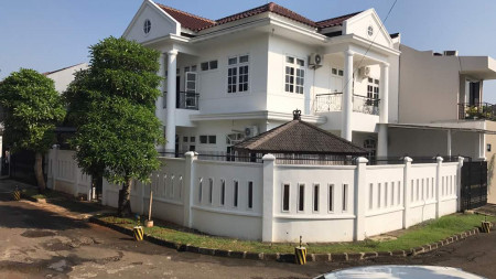 Rumah bagus di Anggrek Lokasi BSD