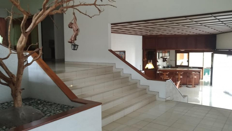 RARE! RUMAH MEWAH BESAR 2,5 LANTAI FURNISHED BUDISARI, SETIABUDI DISEWAKAN