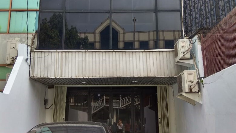 Ruko Siap Pakai, Lokasi Pinggir Jalan Raya, dan Slot Parkir Sendiri @Mampang Prapatan, Jak Sel